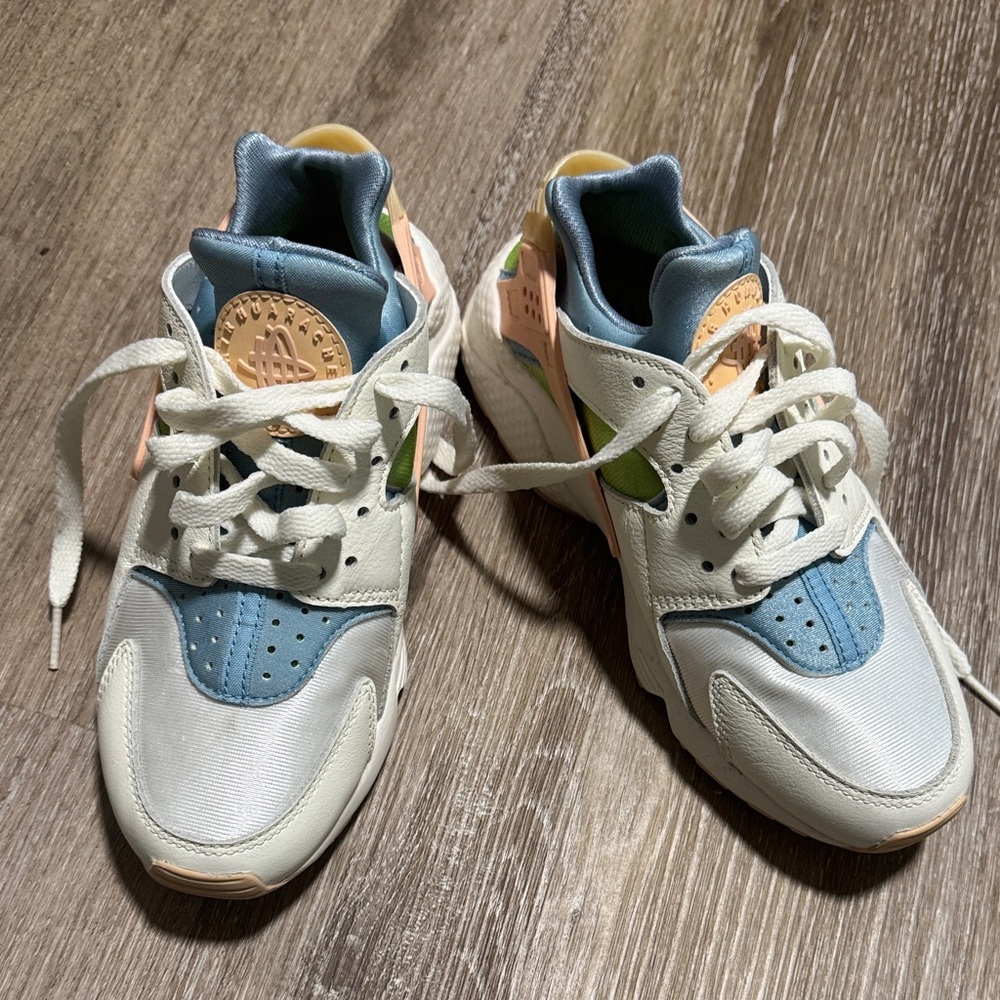 Nike Air Huarache Sneakers – Pastel Colorblock (Women’s) size 6.5 run small